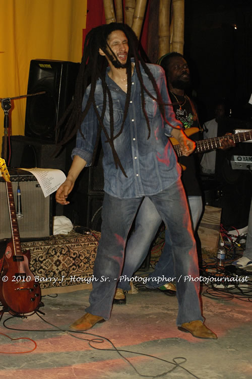 Julian Marley - Grammy Nominee & Son of the Legend Bob Marley - Live in Concert - Also featuring Ras Noble, Power Drill, Iron Head, & Robin Banks - Backing Band Roots Warrior, plus DJ Gemini @ One Love Reggae Concerts Series 09/10 @ Negril Escape Resort & Spa, February 2, 2010, One Love Drive, West End, Negril, Westmoreland, Jamaica W.I. - Photographs by Net2Market.com - Barry J. Hough Sr, Photographer/Photojournalist - The Negril Travel Guide - Negril's and Jamaica's Number One Concert Photography Web Site with over 40,000 Jamaican Concert photographs Published -  Negril Travel Guide, Negril Jamaica WI - http://www.negriltravelguide.com - info@negriltravelguide.com...!